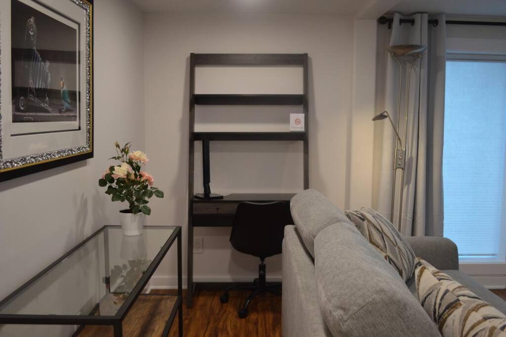 Cozy 1 Bedroom In Nw W/ Private Patio *